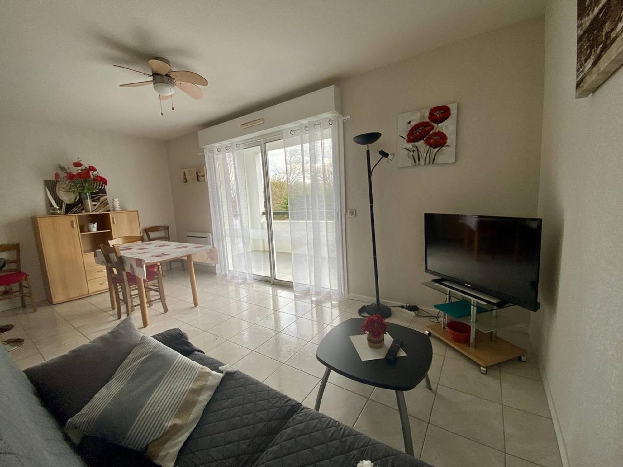 Appartement T2 Confortable Avec Terrasse, Proche Centre Ville Et Thermes, Cambo-Les-Bains - Fr-1-495-30 Exteriör bild